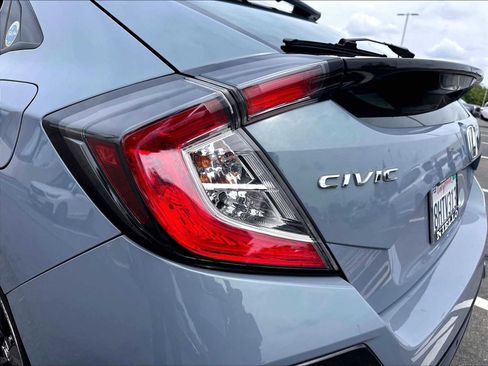 Used 2018 Honda Civic Sport image 30