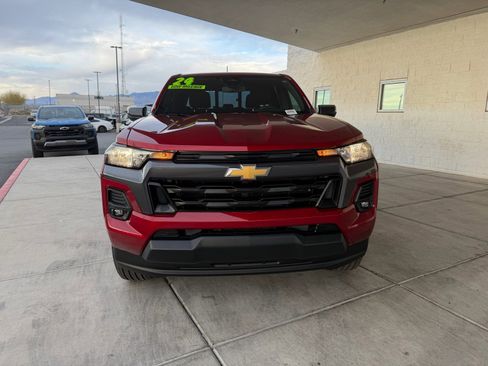 Used 2024 Chevrolet Colorado LT w/ LT Convenience Package image 8