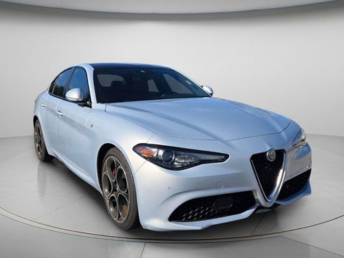 Used 2023 Alfa Romeo Giulia Ti w/ Active Assist Plus Package image 5