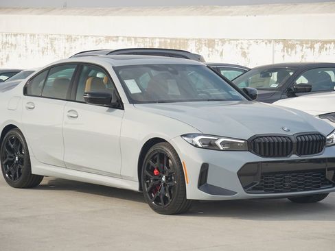New 2026 BMW 330i Sedan w/ M Sport Package image 3