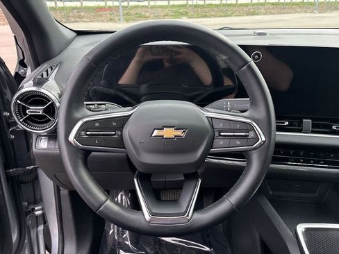 Used 2025 Chevrolet Equinox LT w/ Safety and Technology Package FWD image 27