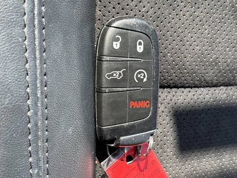 Used 2020 Jeep Grand Cherokee Altitude AWD/4WD image 34