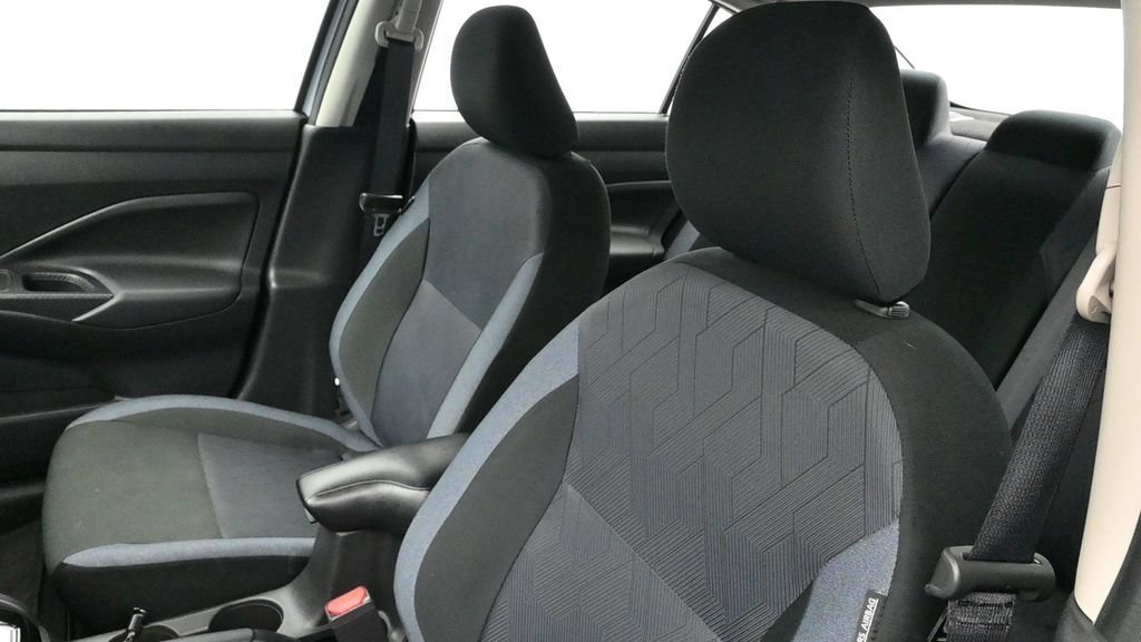 Used 2024 Nissan Versa SV w/ Trunk Package FWD image 4