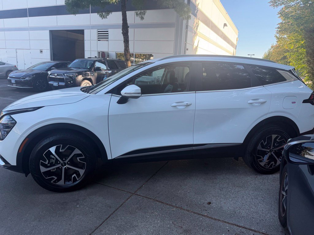 Used 2025 Kia Sportage EX AWD/4WD image 7