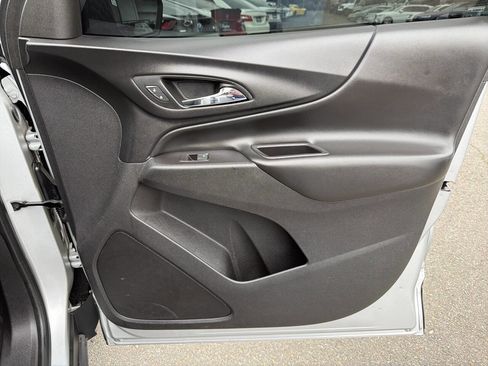 Used 2019 Chevrolet Equinox LT image 18