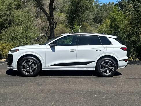 Used 2027 Audi Q6 e-tron Premium Plus w/ Premium Plus AWD/4WD image 8