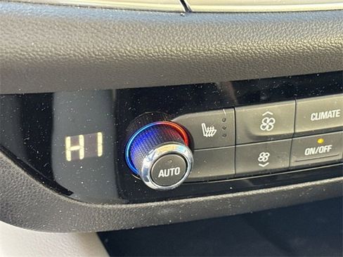 Used 2021 Buick Enclave Essence w/ Sport Touring Edition image 23