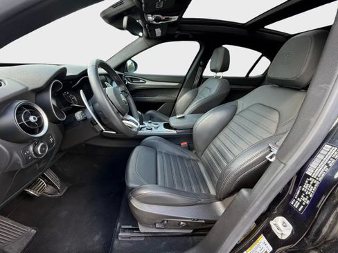 Used 2022 Alfa Romeo Stelvio Veloce AWD/4WD image 13