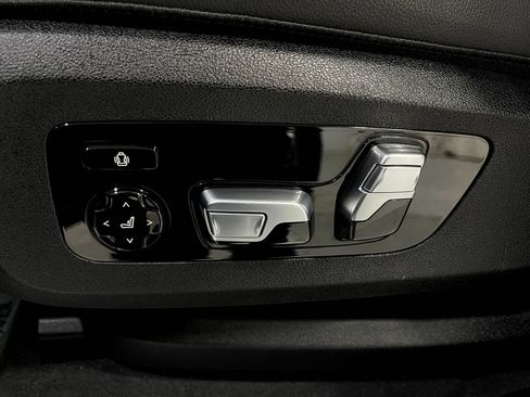 Used 2019 BMW X7 xDrive40i w/ Premium Package AWD/4WD image 17