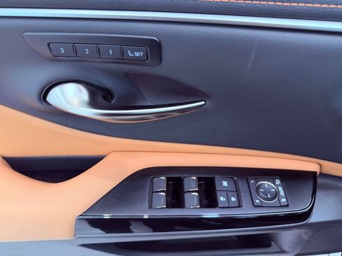 Certified 2025 Lexus ES 350 w/ Premium Package FWD image 15
