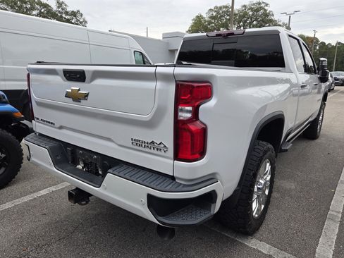 Used 2022 Chevrolet Silverado 2500 High Country AWD/4WD image 3