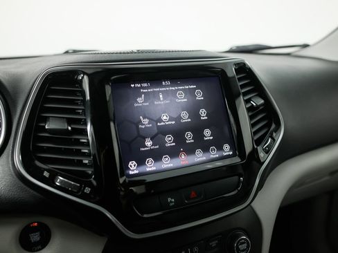 Used 2019 Jeep Cherokee Limited image 25