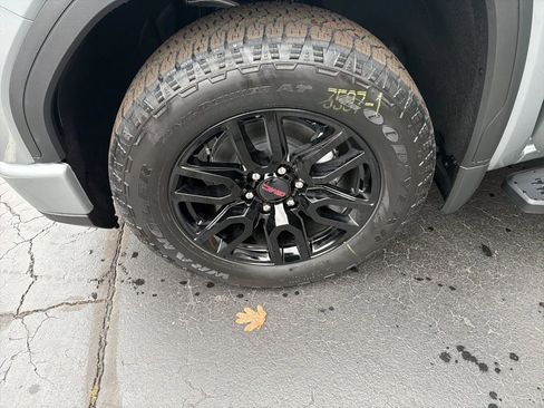 New 2026 GMC Sierra 1500 Elevation image 14