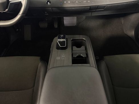 Used 2024 Nissan Ariya AWD image 18