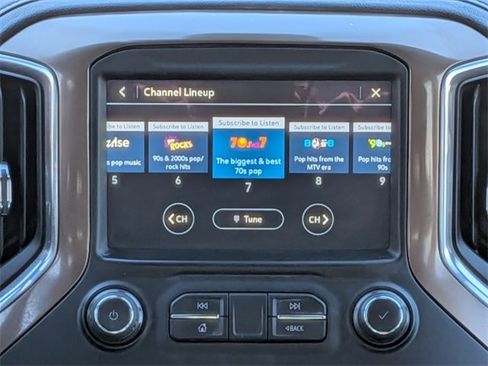 Used 2021 Chevrolet Silverado 1500 High Country w/ Technology Package image 18