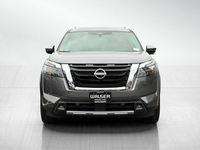 New 2025 Nissan Pathfinder Platinum w/ Lighting Package (N92)