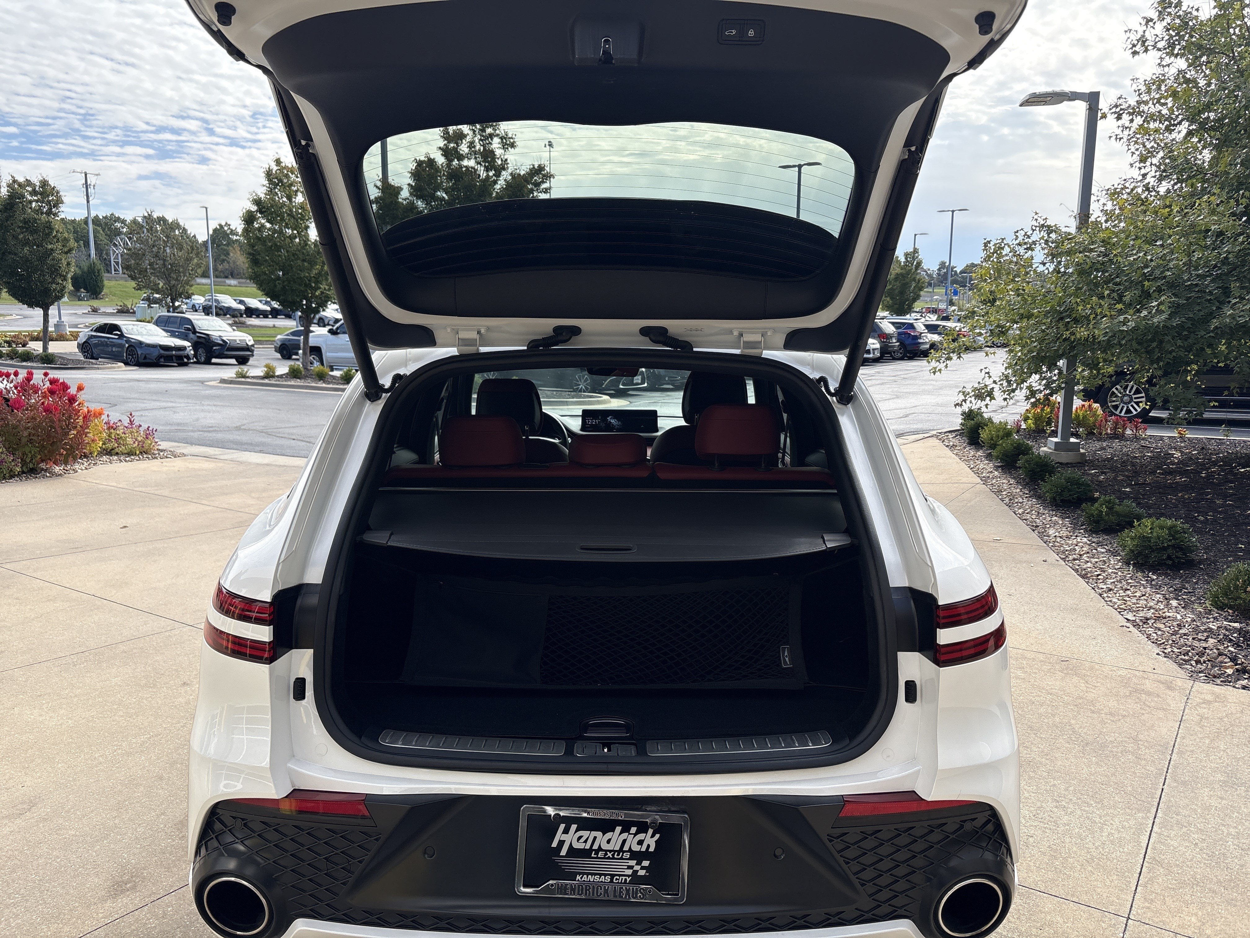 Used 2022 Genesis GV70 2.5T w/ Sport Prestige Package AWD/4WD image 32