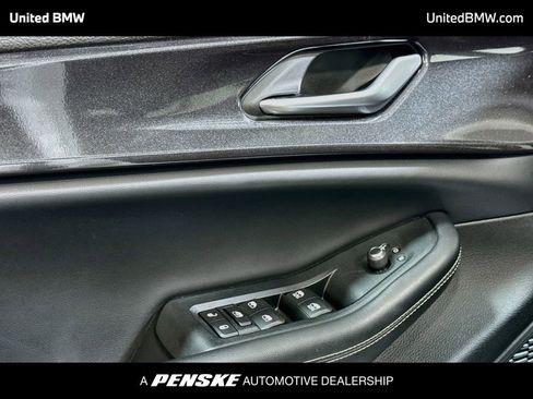 Used 2023 Jeep Grand Cherokee Altitude RWD image 3