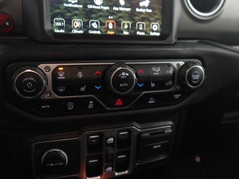 Used 2022 Jeep Wrangler Unlimited Sahara w/ Dual Top Group image 21