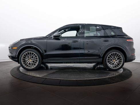 Certified 2022 Porsche Cayenne S Platinum AWD/4WD image 2