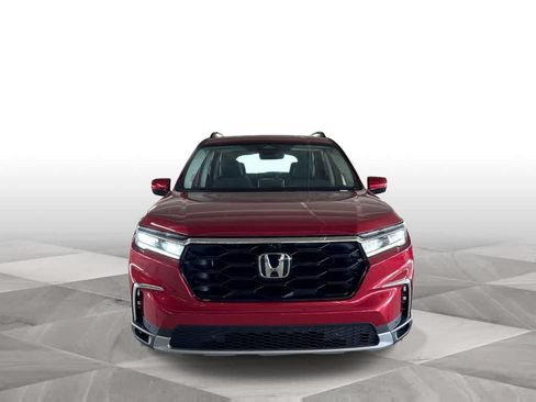 Used 2025 Honda Pilot Elite image 3