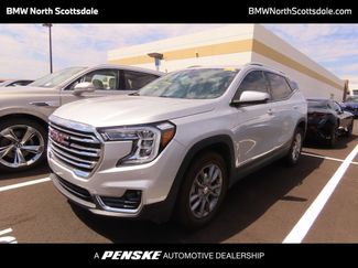 Used 2022 GMC Terrain SLT image 1