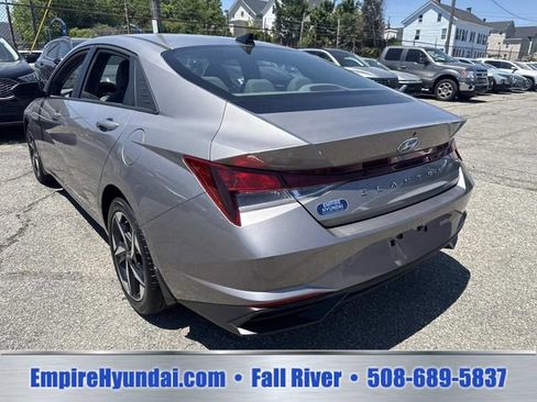 Used 2023 Hyundai Elantra SEL w/ Convenience Package FWD image 7