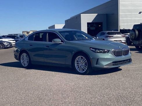 Certified 2025 BMW 530i image 5