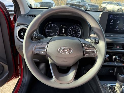 Used 2022 Hyundai Kona SEL image 11