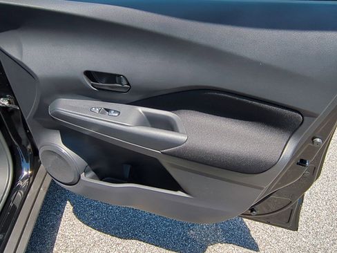 New 2025 Nissan Kicks Play S image 34