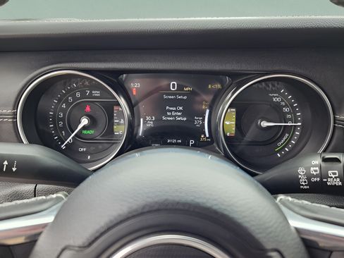 Used 2022 Jeep Wrangler Unlimited Sahara w/ Cold Weather Group AWD/4WD image 19