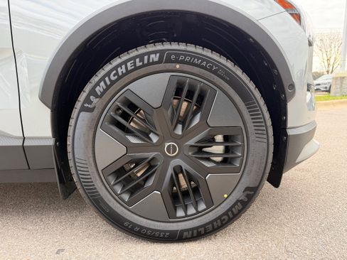 New 2026 Volvo EX30 Cross Country Ultra image 7