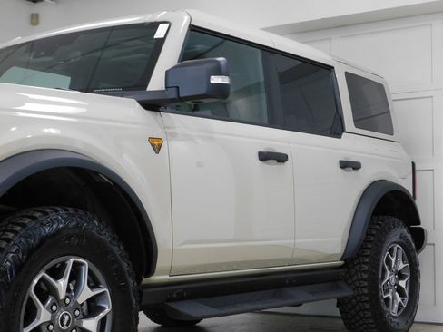 Used 2025 Ford Bronco Badlands AWD/4WD image 18