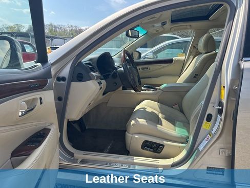 Used 2015 Lexus LS 460 w/ Comfort Package RWD image 13