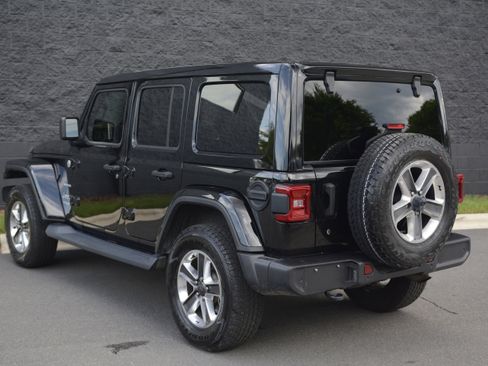 Used 2020 Jeep Wrangler Unlimited Sahara AWD/4WD image 3