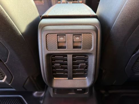 Used 2025 Ford Bronco Big Bend w/ Black Diamond Package image 16