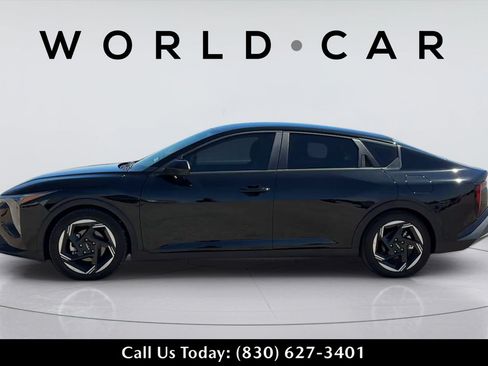 Certified 2025 Kia K4 EX FWD image 6