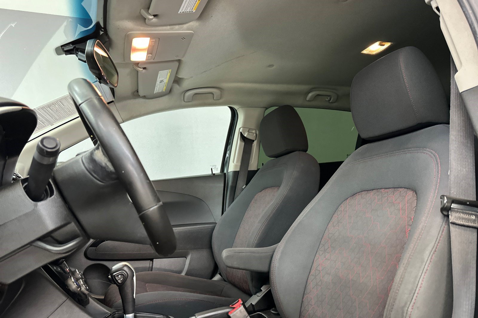 Used 2017 Chevrolet Sonic LT w/ Convenience Package FWD image 5