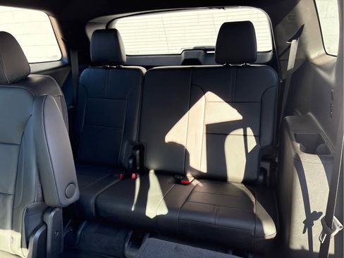 Used 2023 Chevrolet Traverse RS image 13