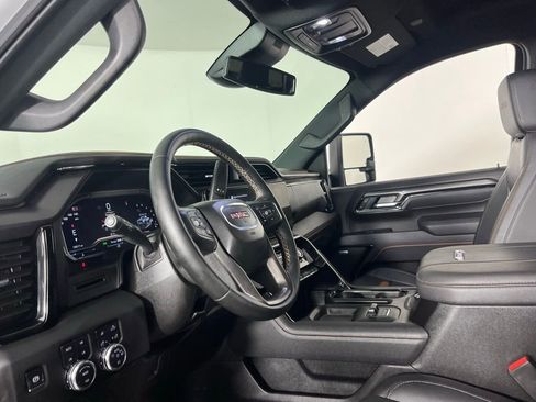 Used 2025 GMC Sierra 2500 AT4 image 21