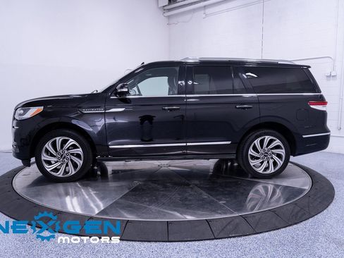 Used 2022 Lincoln Navigator Reserve AWD/4WD image 33