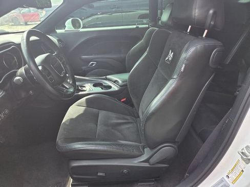 Used 2017 Dodge Challenger R/T Scat Pack w/ Leather Interior Group RWD image 12
