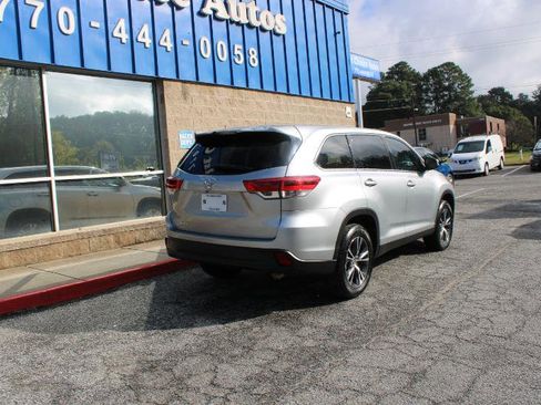 Used 2019 Toyota Highlander FWD V6 image 4