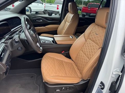 Used 2022 Cadillac Escalade ESV Sport w/ Touring Package AWD/4WD image 13