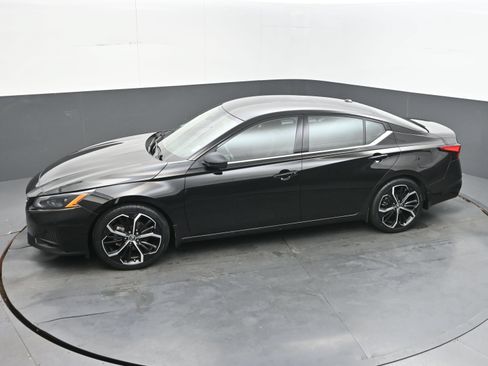 Certified 2023 Nissan Altima 2.5 SR FWD image 34
