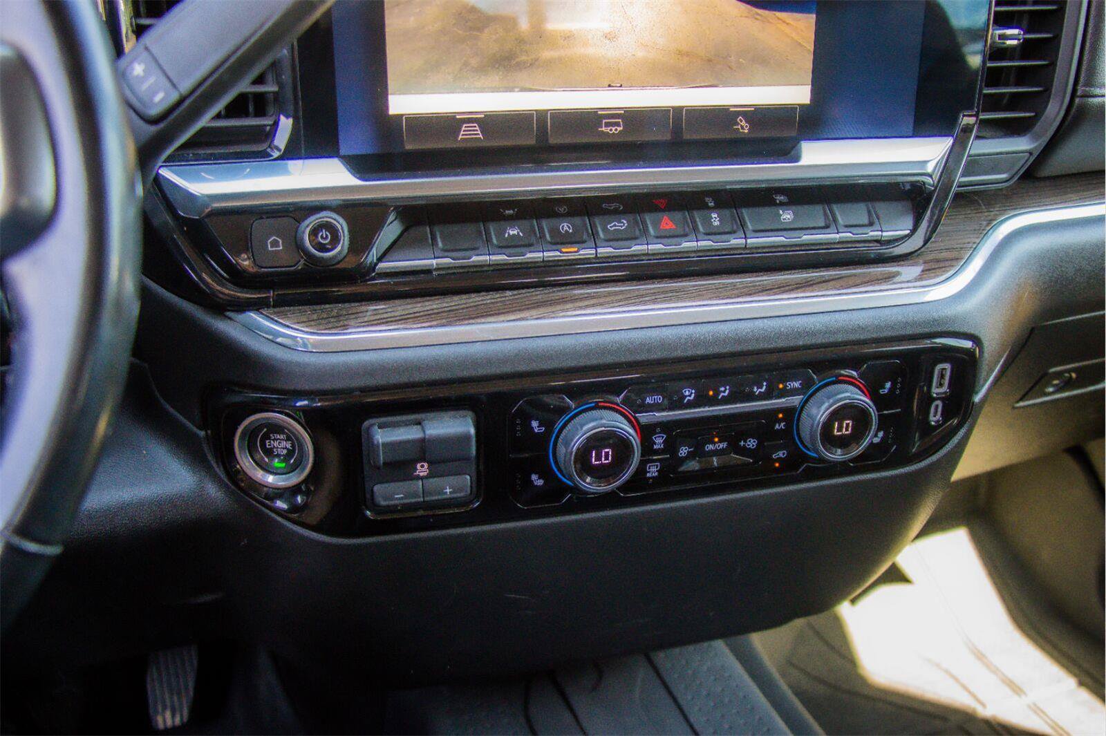Used 2024 Chevrolet Silverado 1500 LT w/ Leather Package RWD image 13