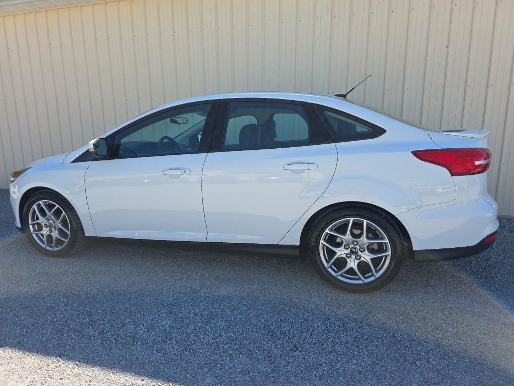 Used 2015 Ford Focus SE w/ Equipment Group 201A FWD image 8