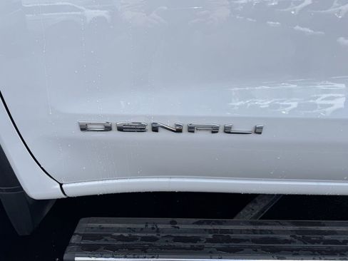 Used 2023 GMC Sierra 1500 Denali w/ Denali Reserve Package AWD/4WD image 18