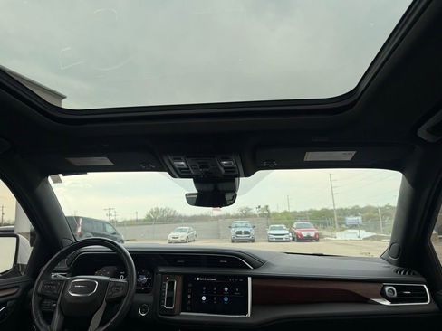 Used 2024 GMC Yukon Denali Ultimate image 10