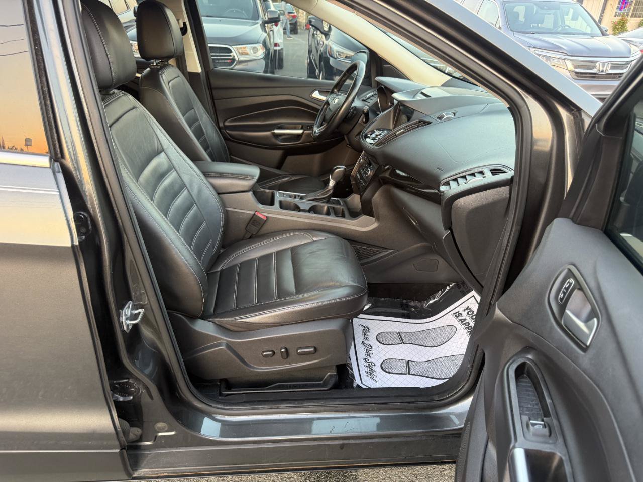 Used 2017 Ford Escape Titanium FWD image 13